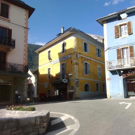 Hotel Central Saint Pierre d'Albigny Bagian luar foto